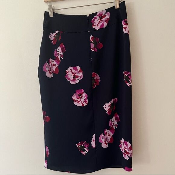 Joie Alphina Tulip Skirt Faux Wrap Drape Floral Knee Length Navy Size 4 Romantic - Picture 4 of 8